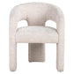 Eetkamerstoel Belle in beige stof, modern design, comfortabel en stijlvol.