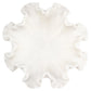 Witte Lola schaal met bloemvormige randen voor decoratie.