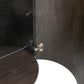 Detail van de Langford wandkast in bruin houtafwerking.