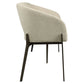 Moderne eetkamerbank Kenzi biscotti met zwarte poten en beige bekleding.
