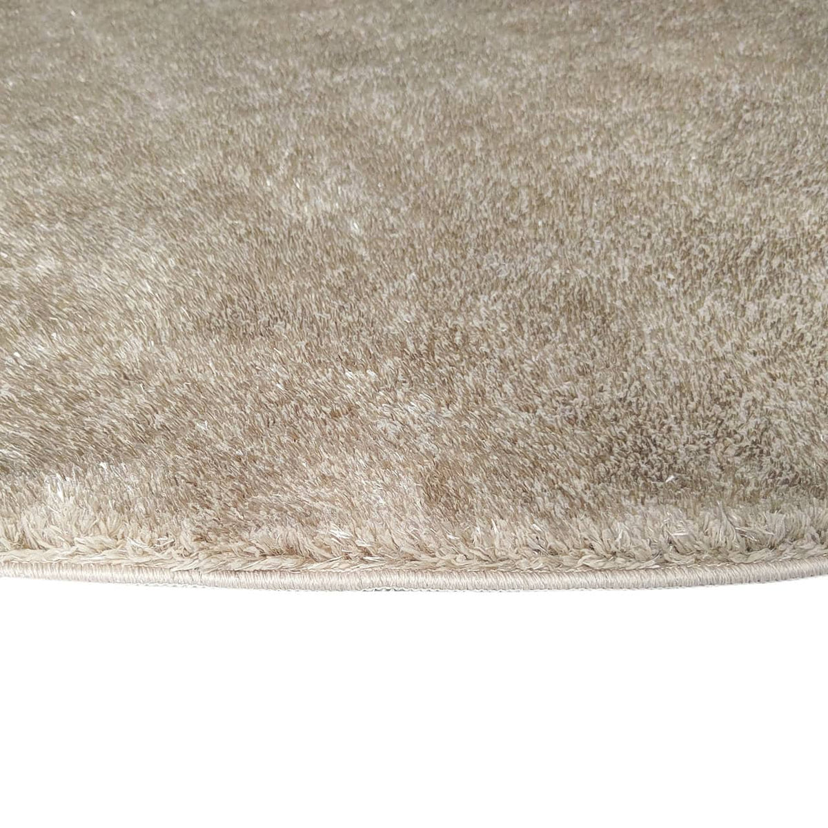 Beige vloerkleed Mats met zachte textuur en natuurlijke uitstraling.