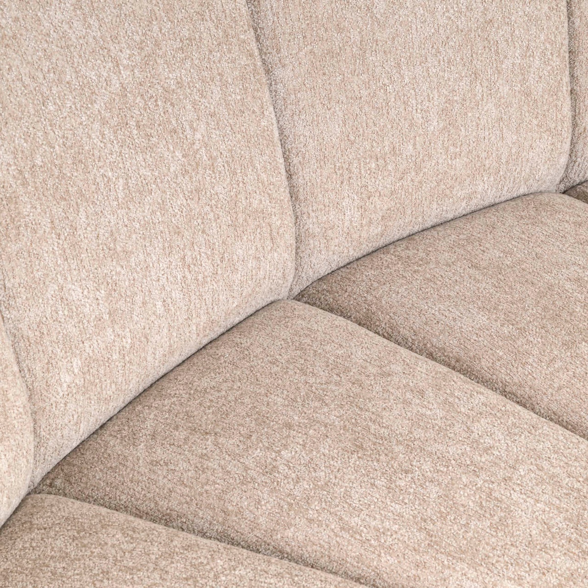 Landmark hoekbank volledig gestoffeerd in beige stof.