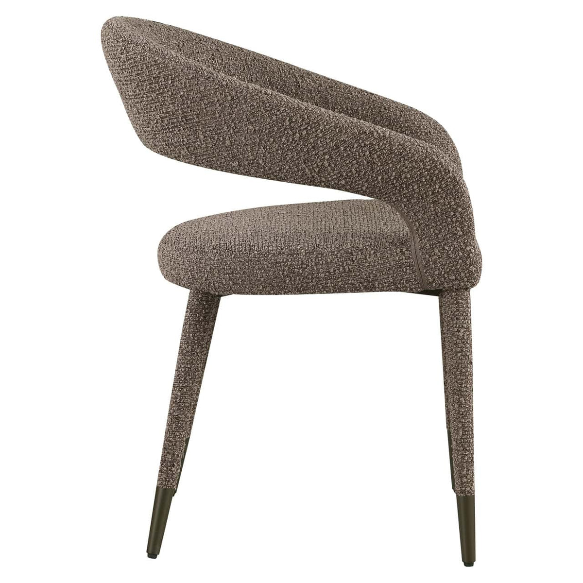 Eetkamerstoel Gia in bruin met chunky stof en elegante poten.