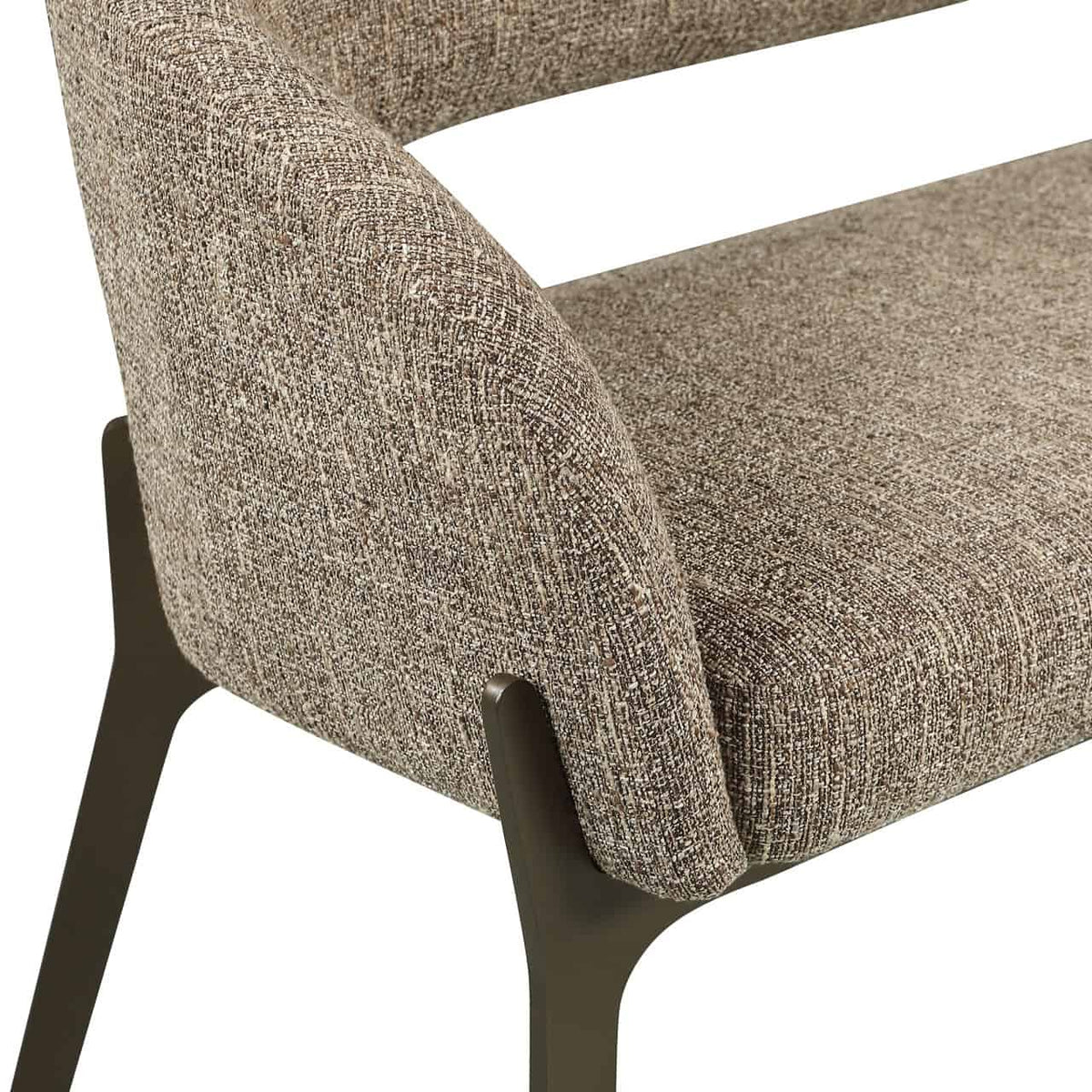 Eetkamerbank Kenzi in bruin tweed met zwarte poten.