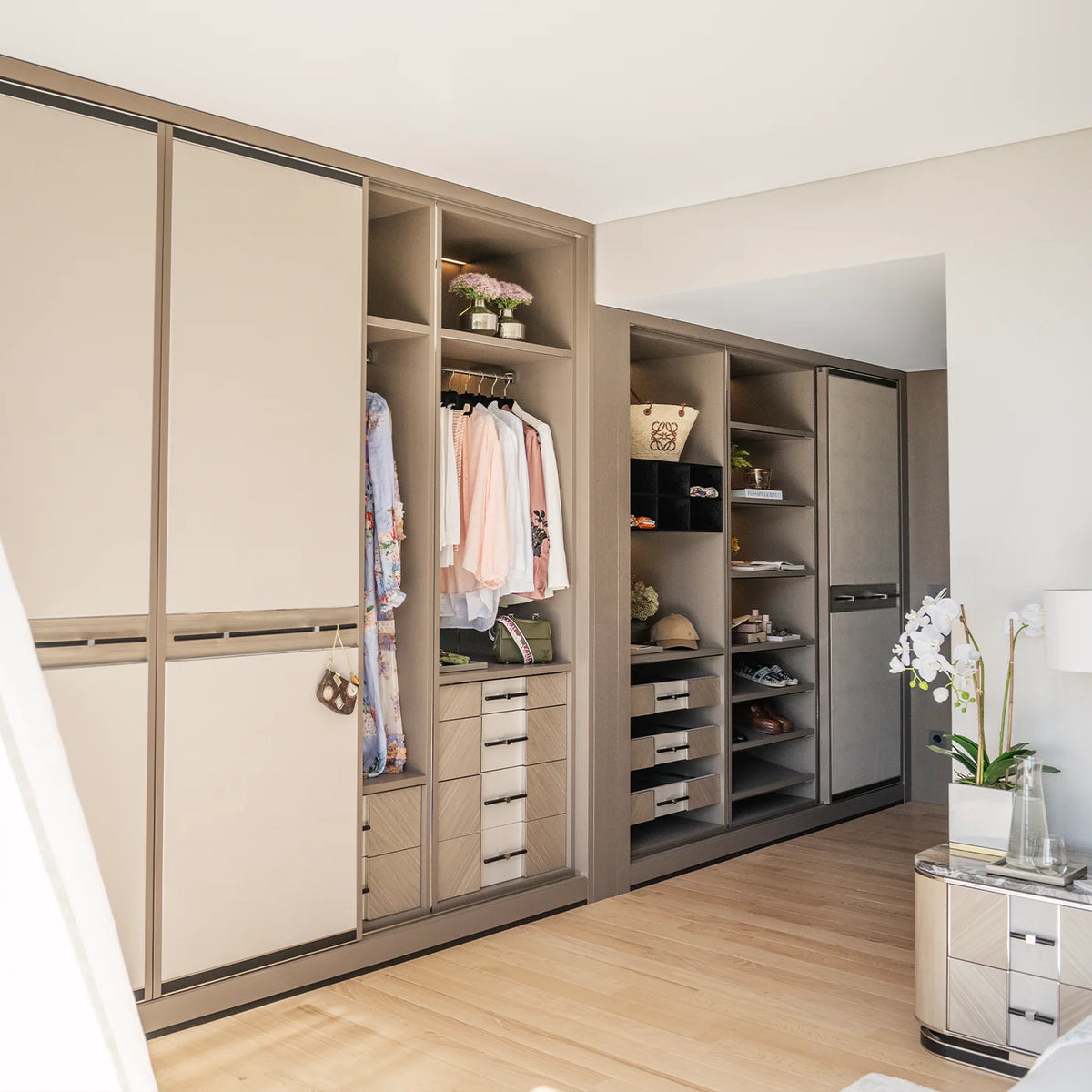 Ashi II pad – enteriőr (The Ashi Closet)